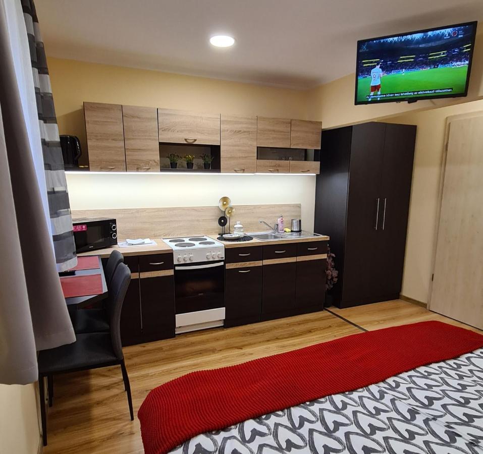 Lucsony Apartman Mosonmagyaróvár المظهر الخارجي الصورة